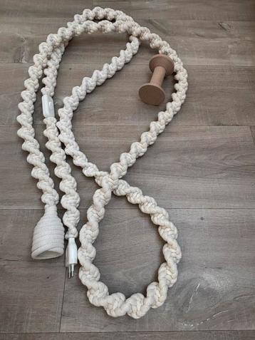 Macramé Lichtsnoer beschikbaar voor biedingen