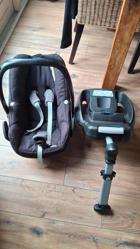 Maxi Cosi autostoel Pebble inclusief autobase, Kinderen en Baby's, Autostoeltjes, Gebruikt, Maxi-Cosi, 0 t/m 13 kg, Autogordel