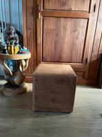 Hocker/poef 40x40x40cm, Ophalen, Overige materialen, Zo goed als nieuw, 50 tot 75 cm