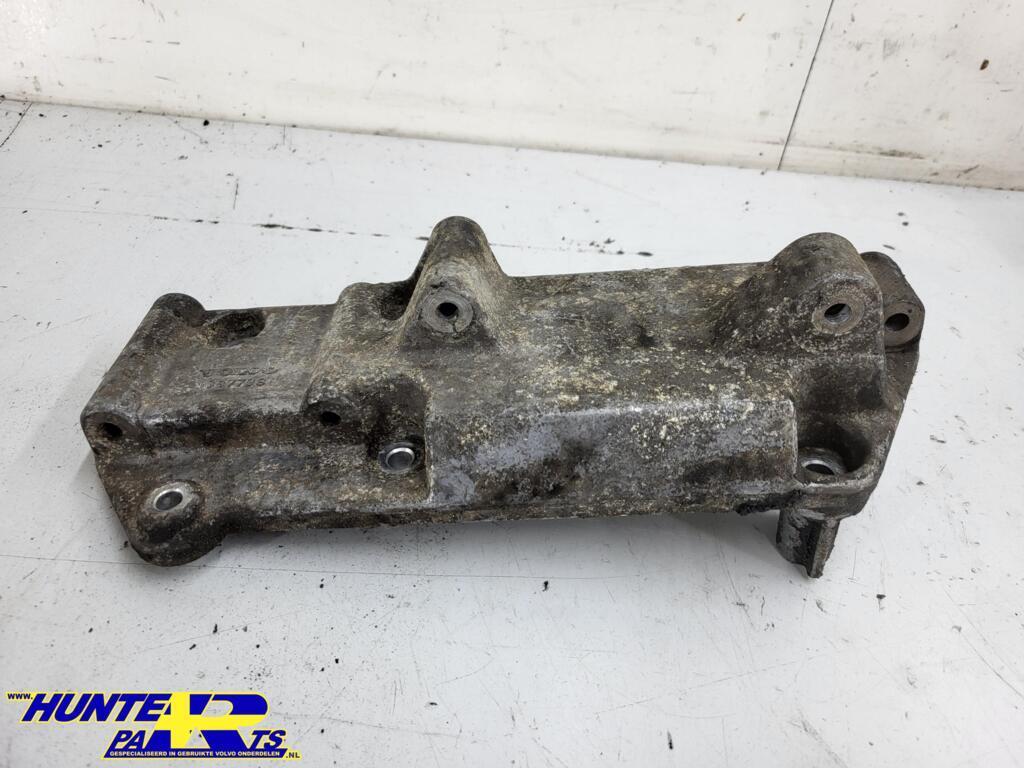 Dynamo steun Volvo S70/V70/C70/V70XC ('97-'00) 1397738, Auto-onderdelen, Motor en Toebehoren, Volvo, Gebruikt, Ophalen of Verzenden