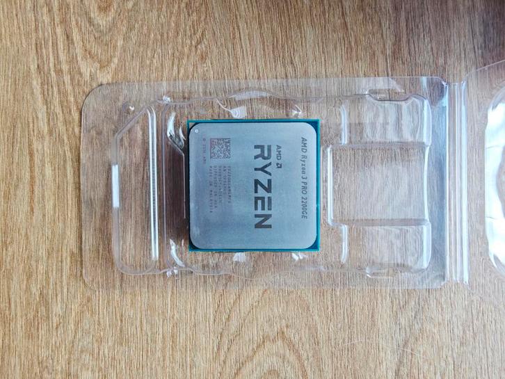 AMD Ryzen 3 Pro 2200GE, Computers en Software, Processors, Gebruikt, 4-core, 3 tot 4 Ghz, Ophalen of Verzenden