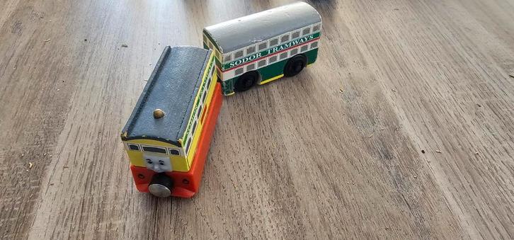 Thomas de trein hout Flora 3n tram, Kinderen en Baby's, Speelgoed | Thomas de Trein, Zo goed als nieuw, Ophalen of Verzenden