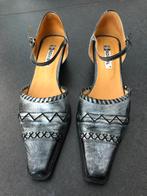 Elegante damesschoen grijs/zilver pumps mt.40 merk Spiral, Ophalen of Verzenden, Zo goed als nieuw, Grijs