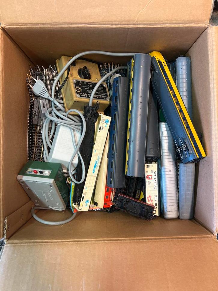 Complete Treinbaan met Wagons, Rails en Transformator, Hobby en Vrije tijd, Modeltreinen | H0, Gebruikt, Treinset, Gelijkstroom