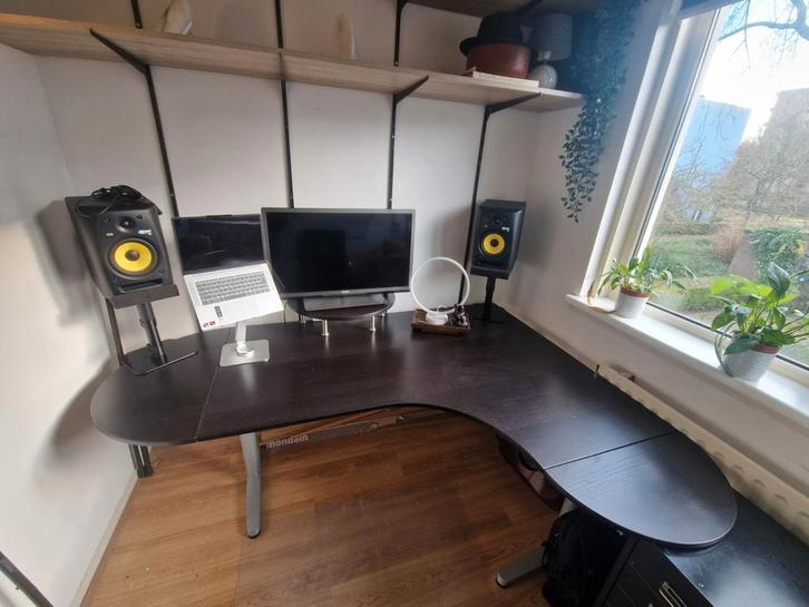 Mooi hoekbureau, Huis en Inrichting, Bureaus, Zo goed als nieuw, In hoogte verstelbaar, Ophalen