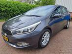 Kia cee'd 1.6 GDI Plus Pack CLIMAT/CRUISE/NAVI/PDC.A/TREKHAA, Auto's, Kia, Origineel Nederlands, Te koop, Zilver of Grijs, 5 stoelen