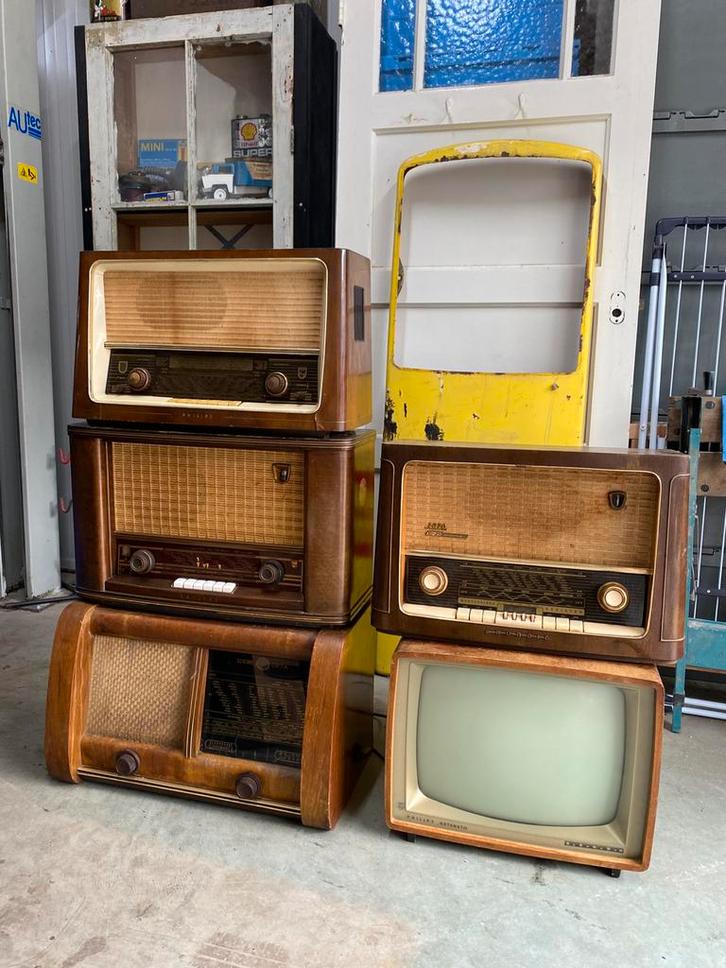 Vintage radio’s en televisie philips, grundig en loewe, Antiek en Kunst, Antiek | Tv's en Audio, Ophalen