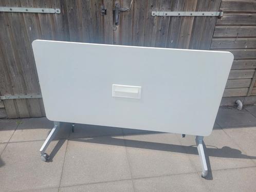 Luxe Steelcase FlipTop Twin klaptafels verrijdbaar
Buro, Huis en Inrichting, Bureaus, Zo goed als nieuw, Bureau, Met wielen, Ophalen