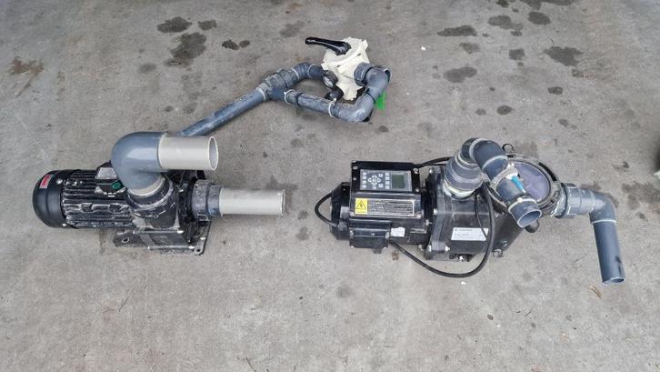 2 x Zwembad pomp met verdeler. merk Pentair ( 341 ), Tuin en Terras, Zwembad-toebehoren, Gebruikt, Zwembadpomp, Ophalen