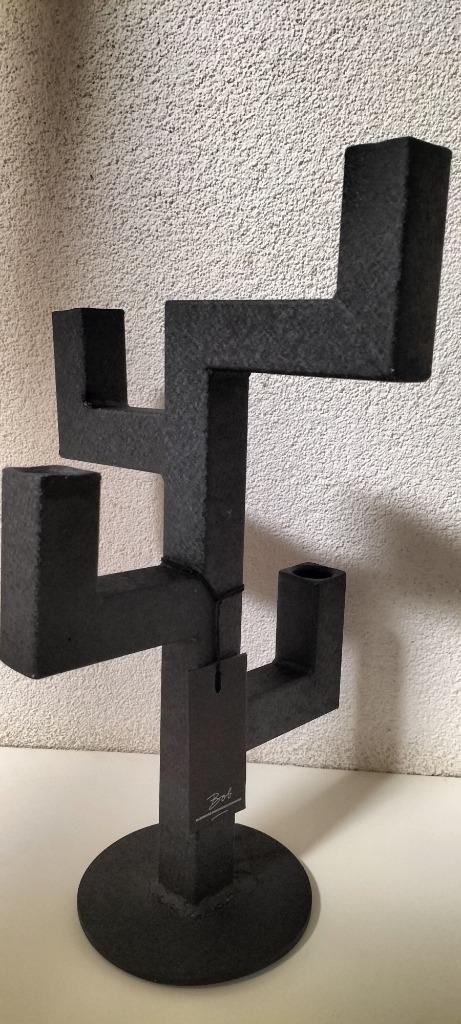 Te koop NIEUW:    design kandelaar  "Bob", Huis en Inrichting, Woonaccessoires | Kandelaars en Kaarsen, Nieuw, Kandelaar, 25 tot 50 cm