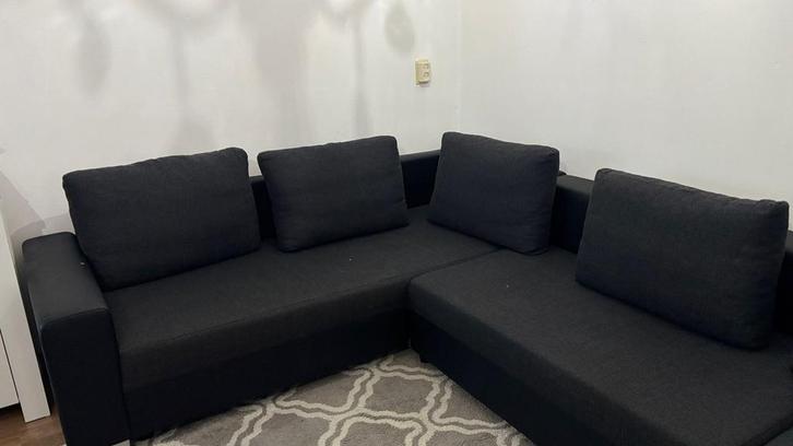 Gratis Zwarte Hoekbank - Gebruikt (ZO SNEL MOGELIJK WEG), Huis en Inrichting, Banken | Bankstellen, Gebruikt, Hoekbank, Vierpersoons of meer