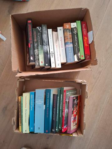 2 dozen boeken allerlei beschikbaar voor biedingen