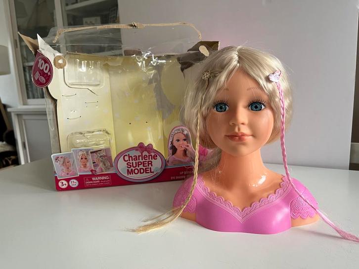 Bayer Charlene kaphoofd opmaakpop blond met accessoires, Kinderen en Baby's, Speelgoed | Poppen, Zo goed als nieuw, Overige typen