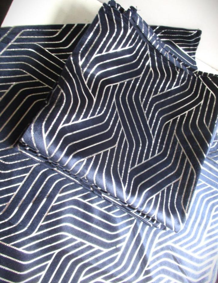 Tafelkleed blauw fluweel 250 x 145+ 8 servetten~Velvet, Huis en Inrichting, Tafelkleden, Zo goed als nieuw, Rechthoek, Binnen