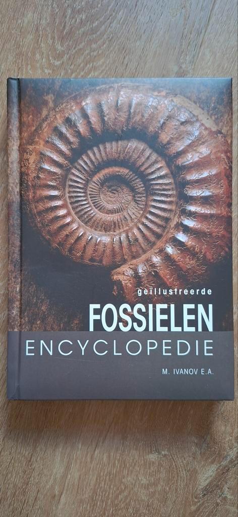 Geïllustreerde Fossielen Encyclopedie, Boeken, Encyclopedieën, Zo goed als nieuw, Los deel, Overige onderwerpen, Ophalen of Verzenden