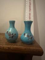 Lichtblauw keramiek vaasjes ( vergulde rand ), Ophalen of Verzenden