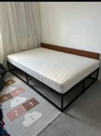 Bed met matras 120 x 200, Gebruikt, Wit, Tweepersoons, Ophalen of Verzenden