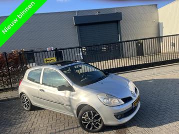 Renault Clio 1.2-16V Sportvelgen Airco Panoramadak  beschikbaar voor biedingen