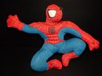 SPIDERMAN POPJE GLADDE STOF ROOD/BLAUW. 30 CM BREED VAN HAND, Nieuw, Ophalen of Verzenden