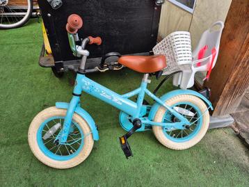 Leuk 10 inch kinderfietsje met accessoires beschikbaar voor biedingen