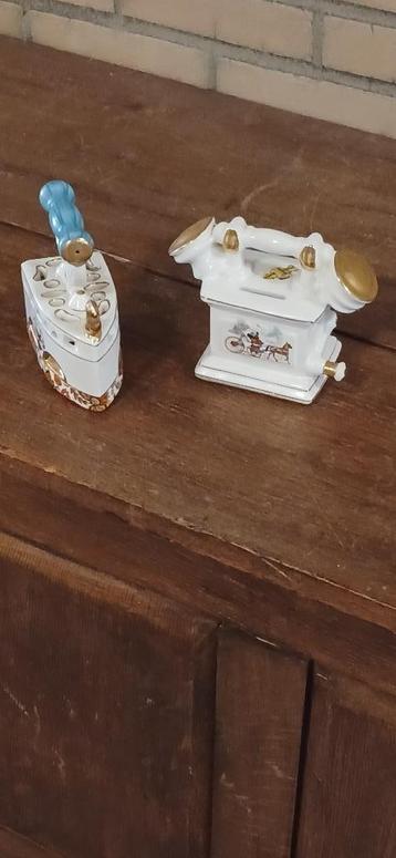 vintage miniatuur telefoon en strijkijzer € 25,00  beschikbaar voor biedingen