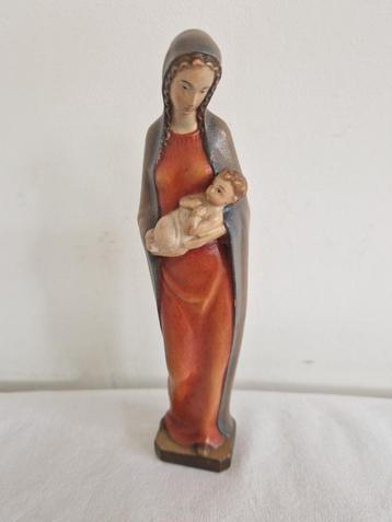 Beeldje Madonna met kind in hout in olieverf. beschikbaar voor biedingen