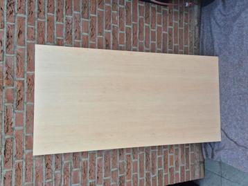 Spaanplaat 18080cm beschikbaar voor biedingen