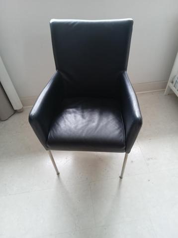 stoelen beschikbaar voor biedingen