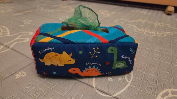 Dino Speelgoeddoos met Doekjes, Kinderen en Baby's, Speelgoed | Babyspeelgoed, Gebruikt, Overige typen, Ophalen of Verzenden