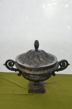 Brocante antieke gietijzeren tuinvaas/ jardinière  met oren, Ophalen of Verzenden, Gebruikt