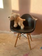 Eames stoel kind junior, Kinderen en Baby's, Kinderkamer | Tafels en Stoelen, Ophalen of Verzenden, Zo goed als nieuw, Stoel(en)