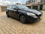 Volvo V40 2.0 D2 2017 | XENON | NAVI | TREKHAAK, Auto's, Voorwielaandrijving, 4 cilinders, 1969 cc, Zwart