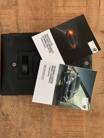 BMW map met 2 boekjes handleiding BMW 3 GT en NAVIGATIE beschikbaar voor biedingen