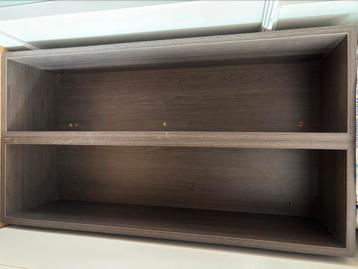 Gratis kast/wandrek/schoenenkast 108x58