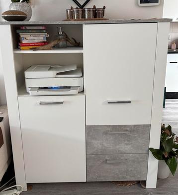 Zeer nette kast B116 D40 H134