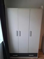 Slaapkamer kast wit / grijs 3 deurs, Huis en Inrichting, Ophalen, Zo goed als nieuw, 50 tot 75 cm