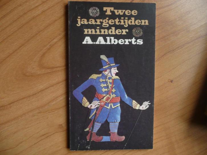 A. Alberts - Twee jaargetijden minder, Boeken, Boekenweekgeschenken, Gelezen, Ophalen of Verzenden