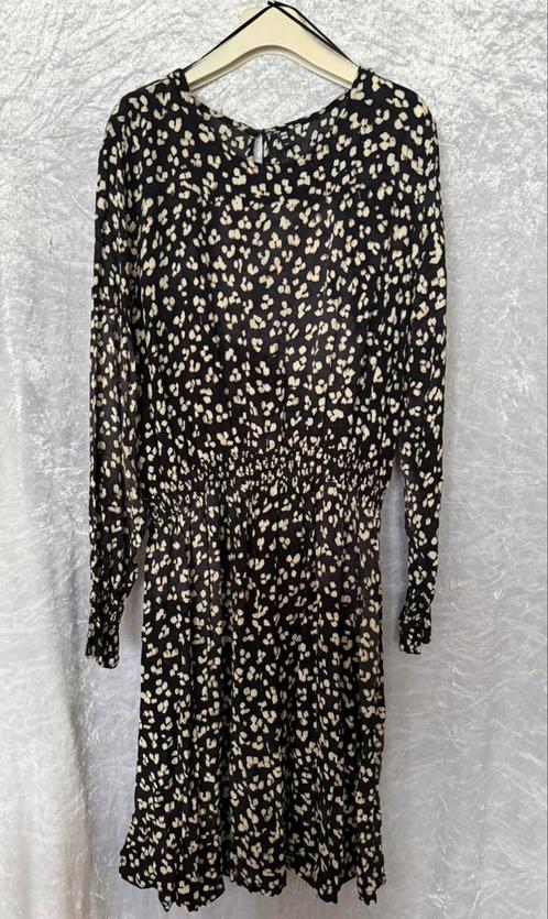 Hema jurk xl zwart wit, Kleding | Dames, Jurken, Zo goed als nieuw, Maat 46/48 (XL) of groter, Zwart, Onder de knie, Ophalen of Verzenden
