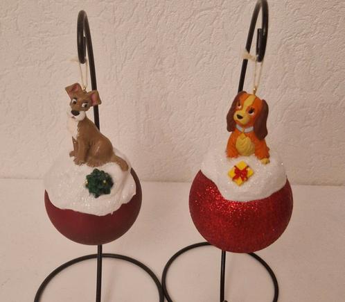 2x Leuke kerstballen met Disney Lady en de vagebond, Diversen, Kerst, Nieuw, Ophalen of Verzenden