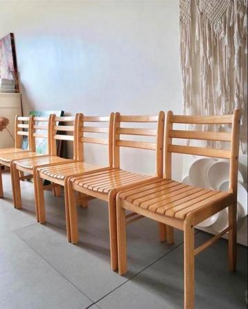 Geweldige set (4) Vintage Design houten latten STOELEN beschikbaar voor biedingen