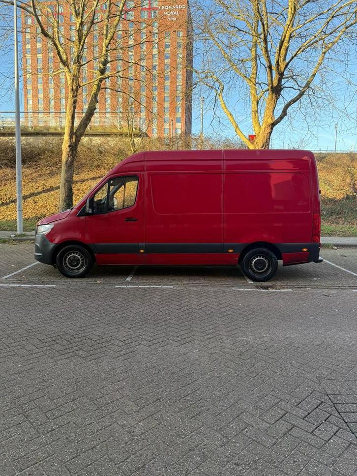 Bus met chauffeur beschikbaar voor 35 per uur, Diensten en Vakmensen, Verhuizers en Opslag