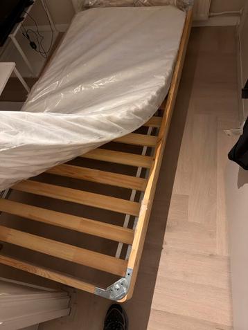 IKEA Bed 90x200 + Lattenbodem + Nieuwe Topper - afbeelding 2