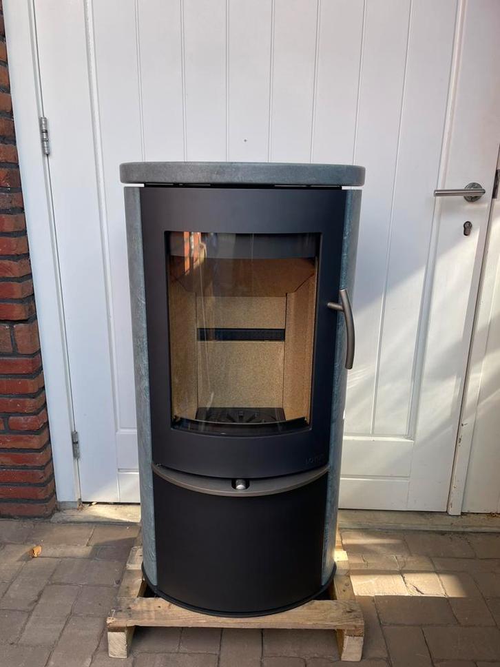 Zeer nette: Lotus Liva 20 Speksteenkachel, Huis en Inrichting, Haarden, Zo goed als nieuw, Houthaard, Ophalen of Verzenden