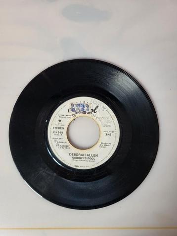 Deborah Allen. beschikbaar voor biedingen