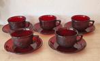 Arcoroc Sierra kop en schotels robijn rood, Huis en Inrichting, Keuken | Servies, Ophalen of Verzenden, Overige stijlen, Kop(pen) en/of Schotel(s)