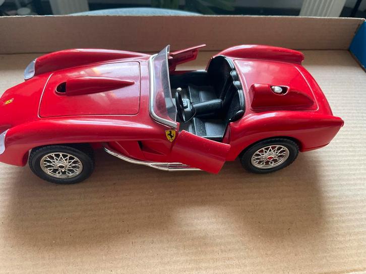 Ferrari 250 Testarossa 1:24 - Nieuwstaat!, Hobby en Vrije tijd, Modelauto's | 1:24, Nieuw, Auto, Ophalen
