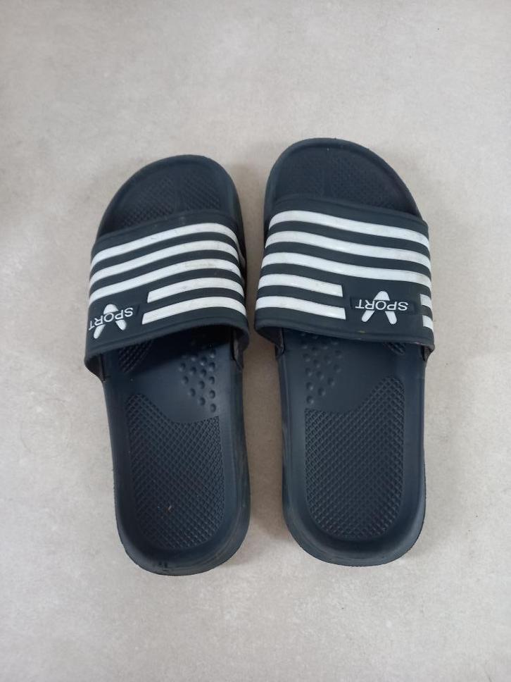 Blauw witte slippers maat 44, Kleding | Heren, Schoenen, Gedragen, Slippers, Blauw, Ophalen of Verzenden