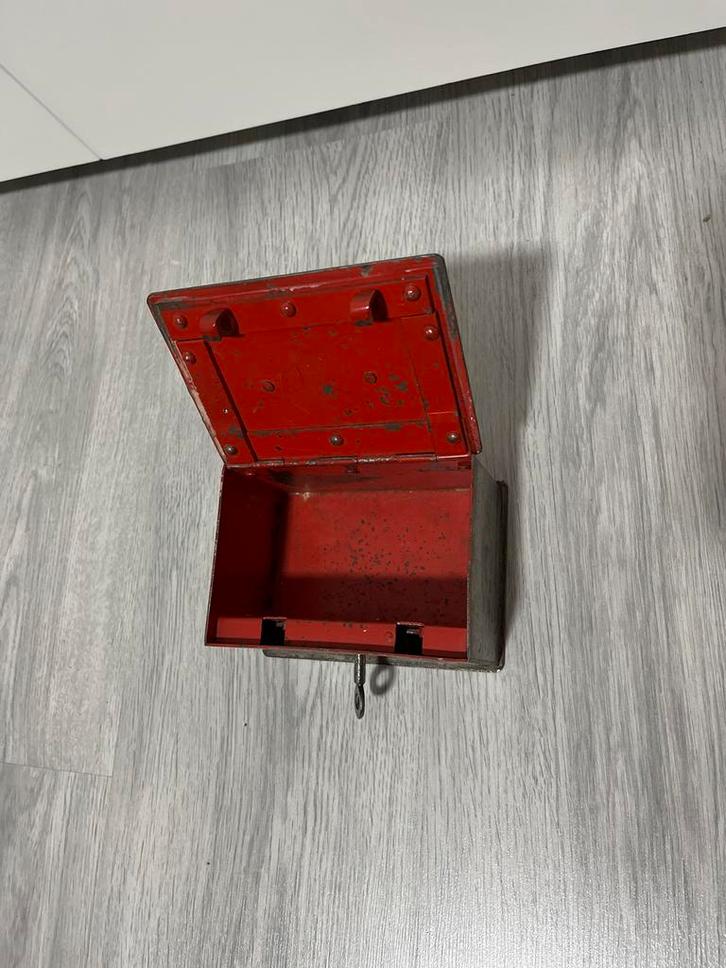 Antiek Geldkistje in Goede Staat, Antiek en Kunst, Antiek | Overige Antiek, Ophalen of Verzenden