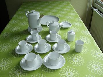 Thee / koffie servies gratis beschikbaar voor biedingen