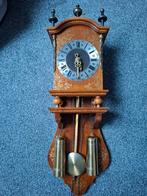 Mooie Gelderse wandklok Wuba, Antiek en Kunst, Antiek | Klokken, Ophalen of Verzenden
